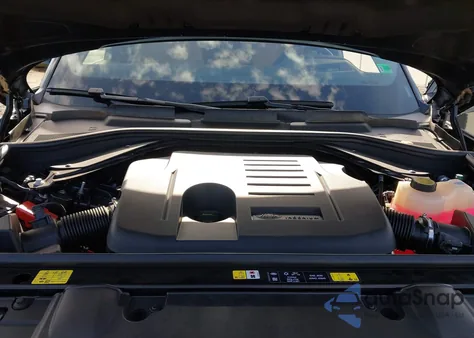 2025 Land Rover Range Rover P400 Se z USA, uszkodzony, nr VIN SALKP9FU8SA313483